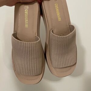 Women's Tan Slide Sandals